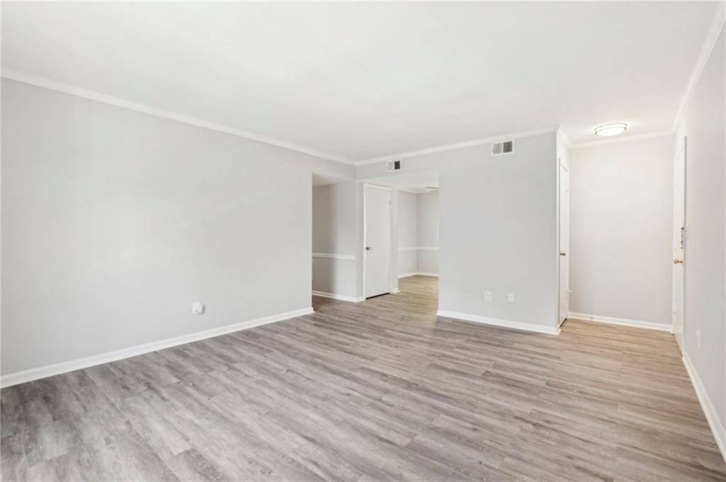 Atlanta, GA 30342,5560 Kingsport DR NE #27
