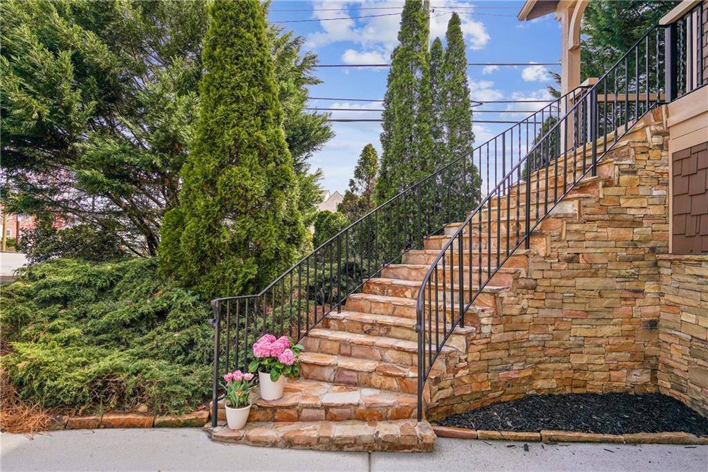 Brookhaven, GA 30319,1211 Thornwell DR