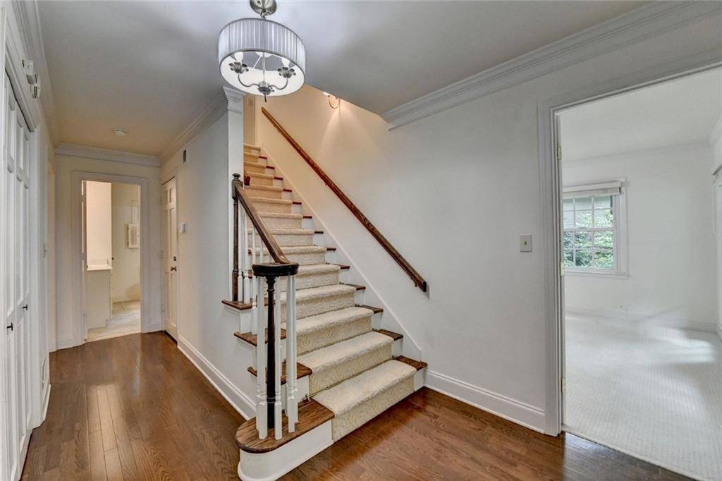 Dunwoody, GA 30338,5507 Martina WAY