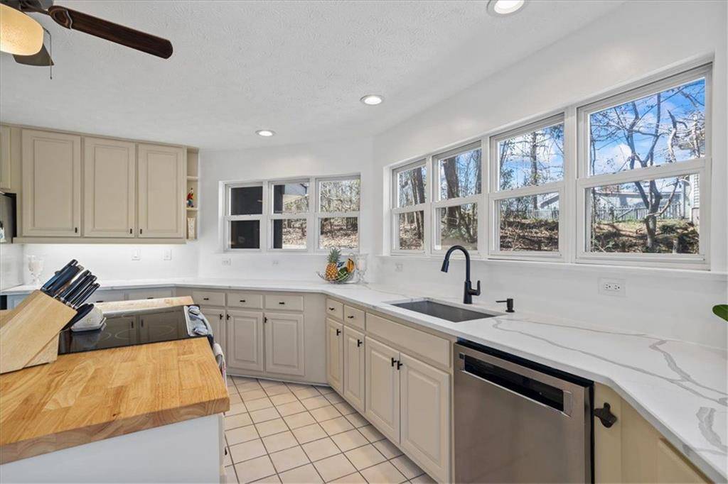 Monticello, GA 31064,918 EAGLE DR