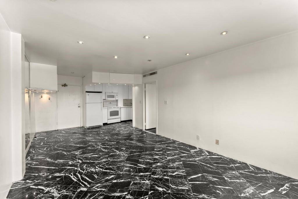 Atlanta, GA 30305,2285 Peachtree RD NE #801