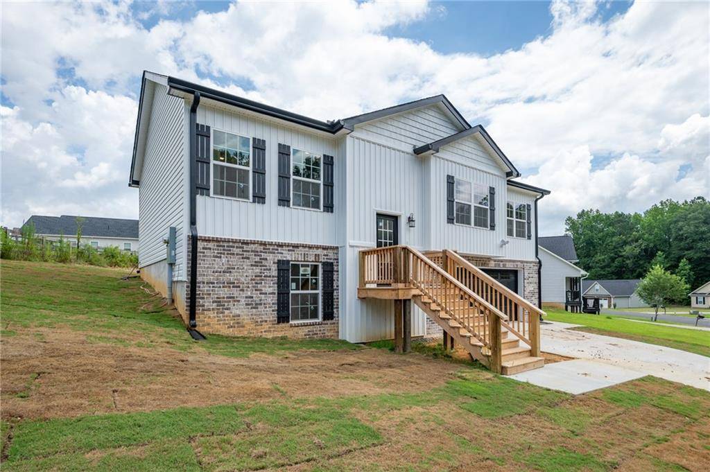 Calhoun, GA 30701,373 Lakecrest CIR SW