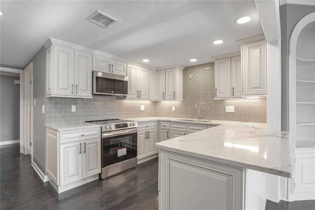 Atlanta, GA 30305,2769 Peachtree RD NE #10