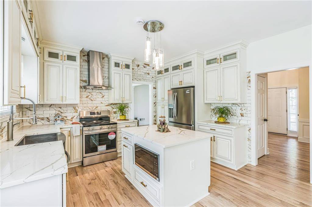 Roswell, GA 30075,1095 Lyndhurst WAY