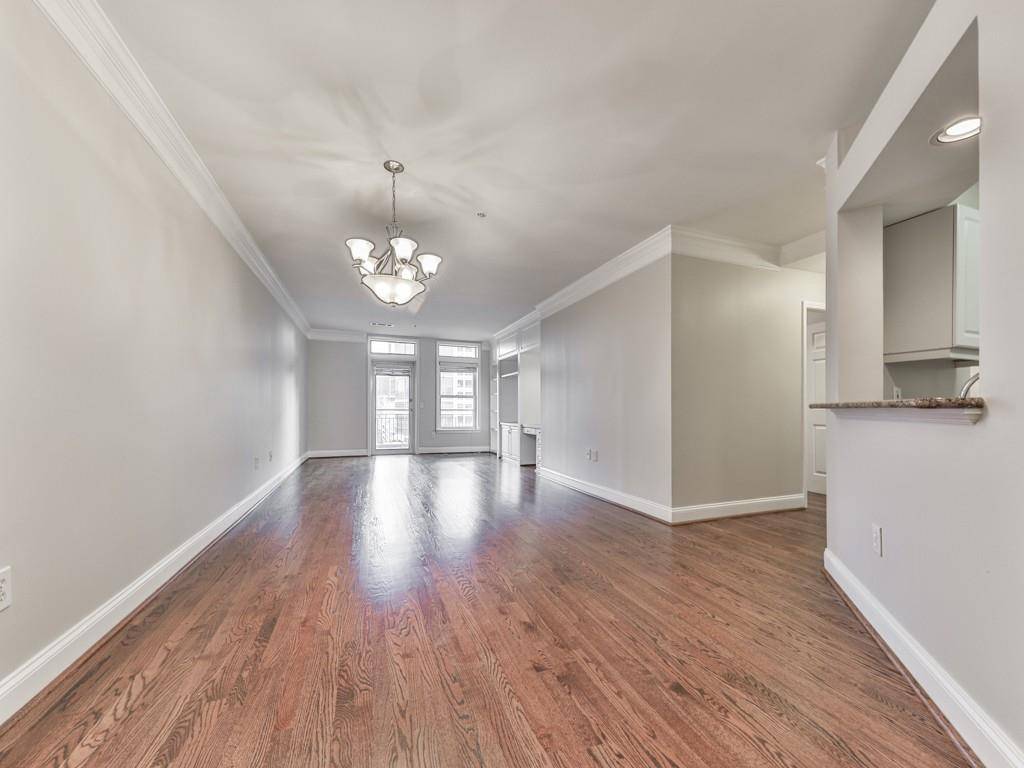 Atlanta, GA 30326,3334 Peachtree RD NE #614