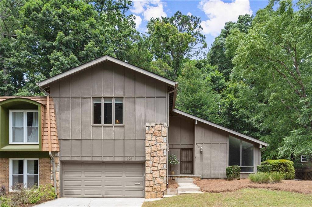 Roswell, GA 30076,225 Lakeview RDG W