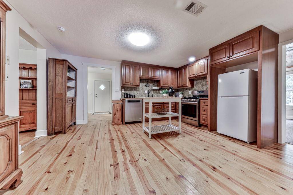 Canton, GA 30114,776 Green DR