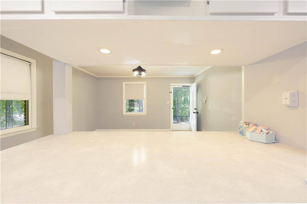 Phenix City, AL 36867,707 29th ST