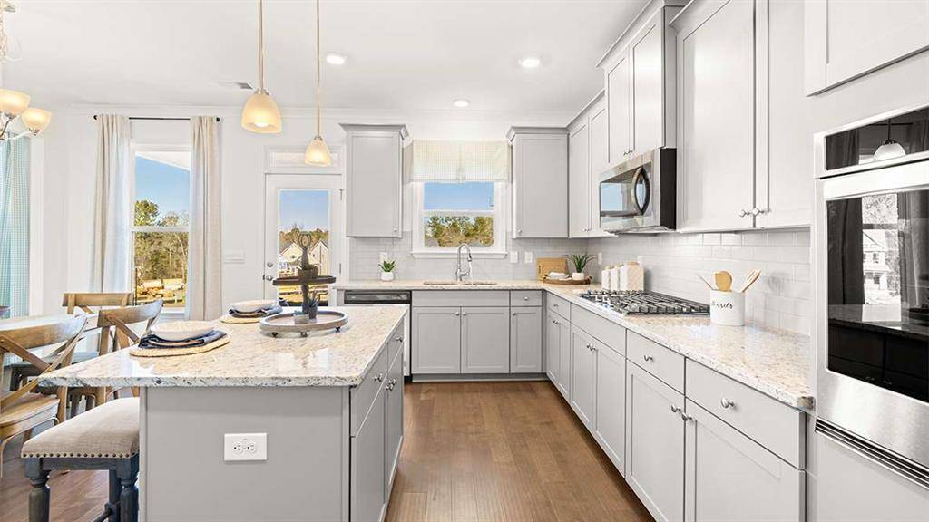 Senoia, GA 30276,240 Staffin DR