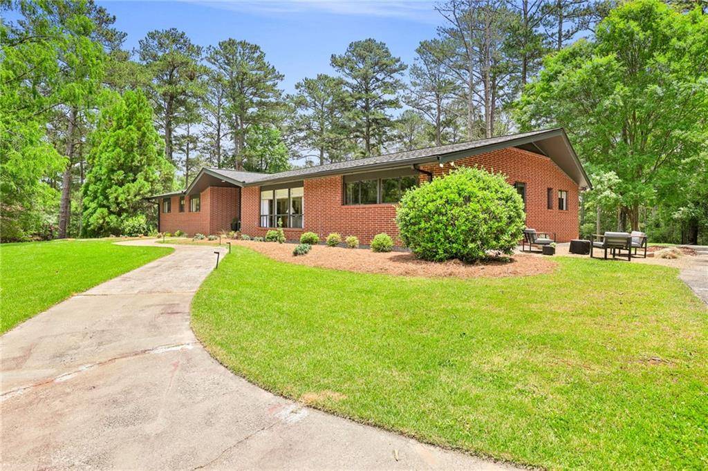 Senoia, GA 30276,334 Luther Bailey DR