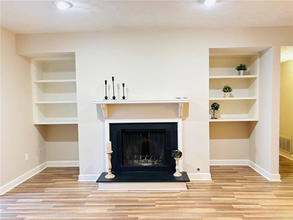 Atlanta, GA 30338,1011 Dunbar DR