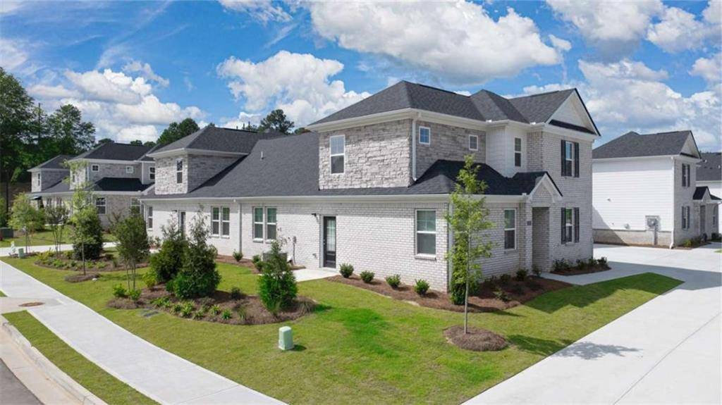 Loganville, GA 30052,580 SILVER MOON DR