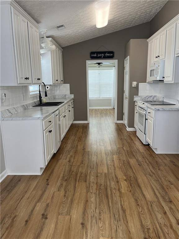 Loganville, GA 30052,804 Village PL