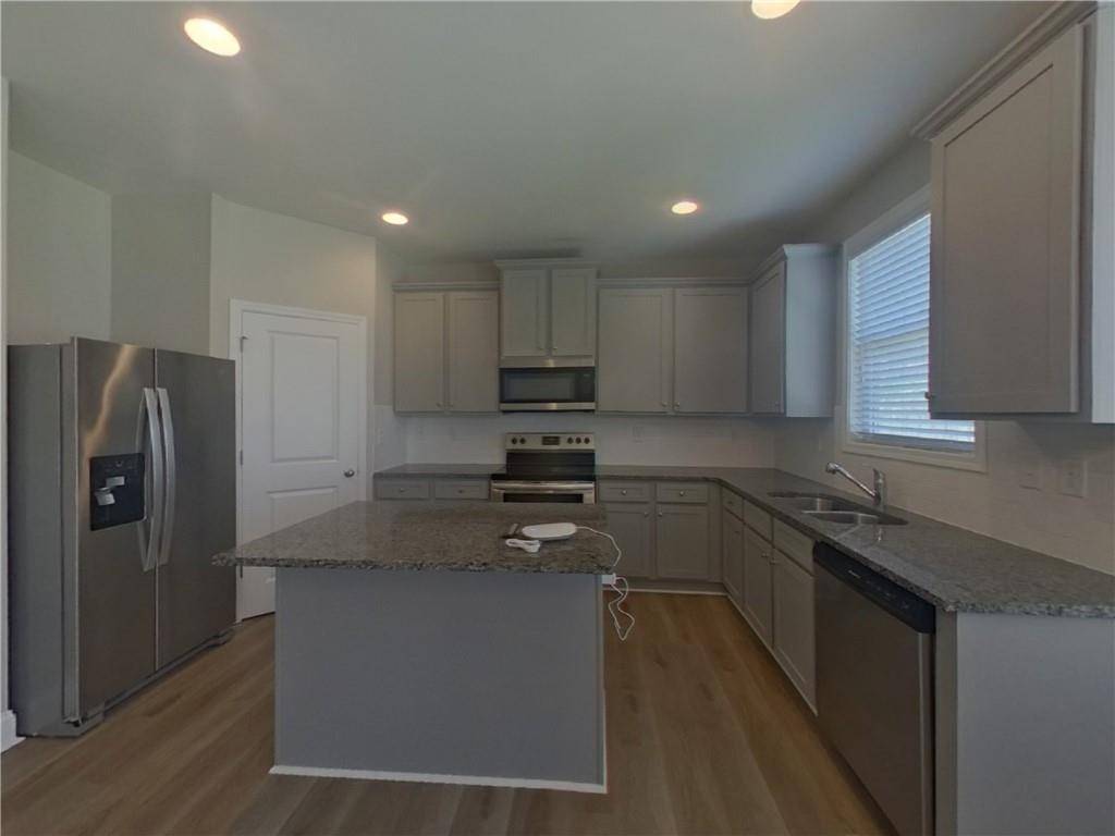 Dallas, GA 30132,730 Ireland LN