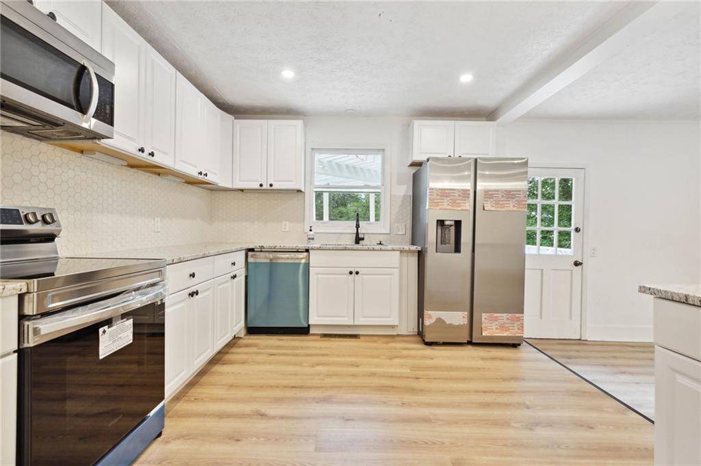 Cartersville, GA 30121,383 Oakridge DR