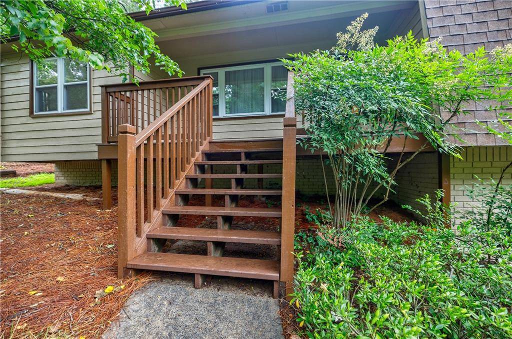 Woodstock, GA 30188,407 Doris DR