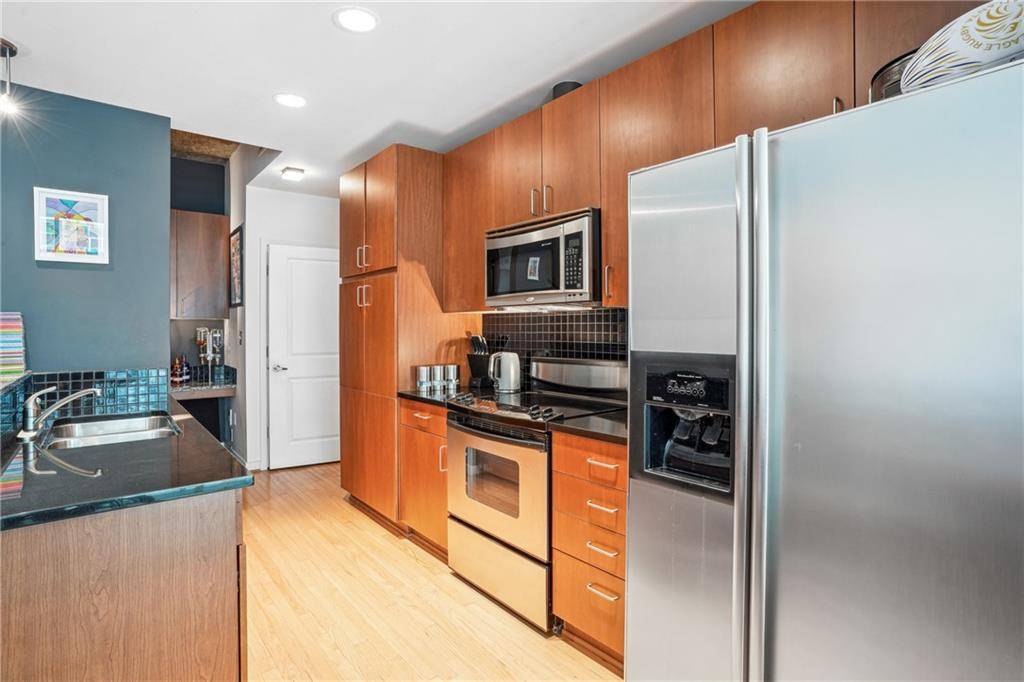 Atlanta, GA 30309,943 Peachtree ST NE #902