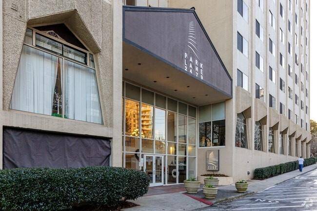 Atlanta, GA 30305,2479 Peachtree RD NE #1714