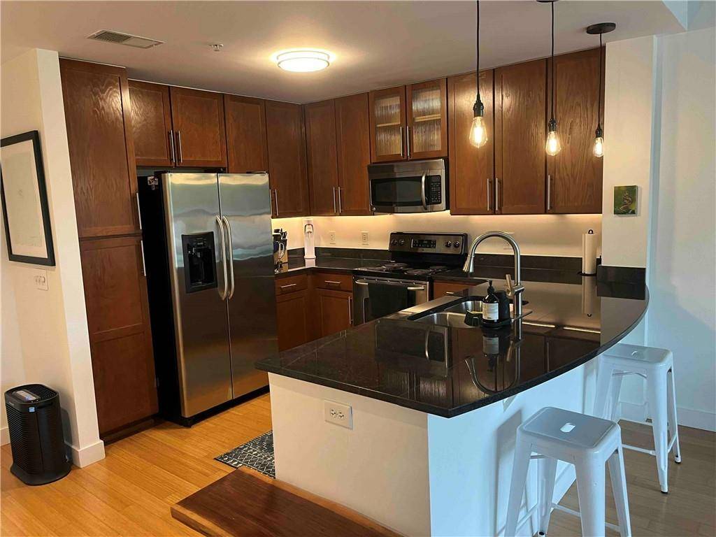 Atlanta, GA 30312,563 Memorial DR SE #314