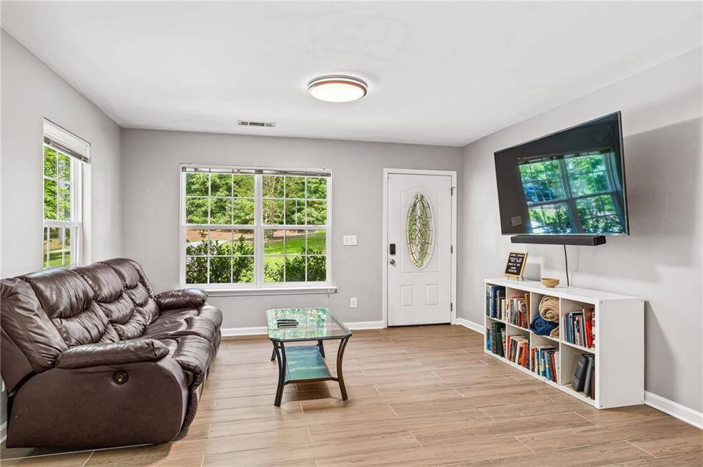 Acworth, GA 30102,5706 Forest PL