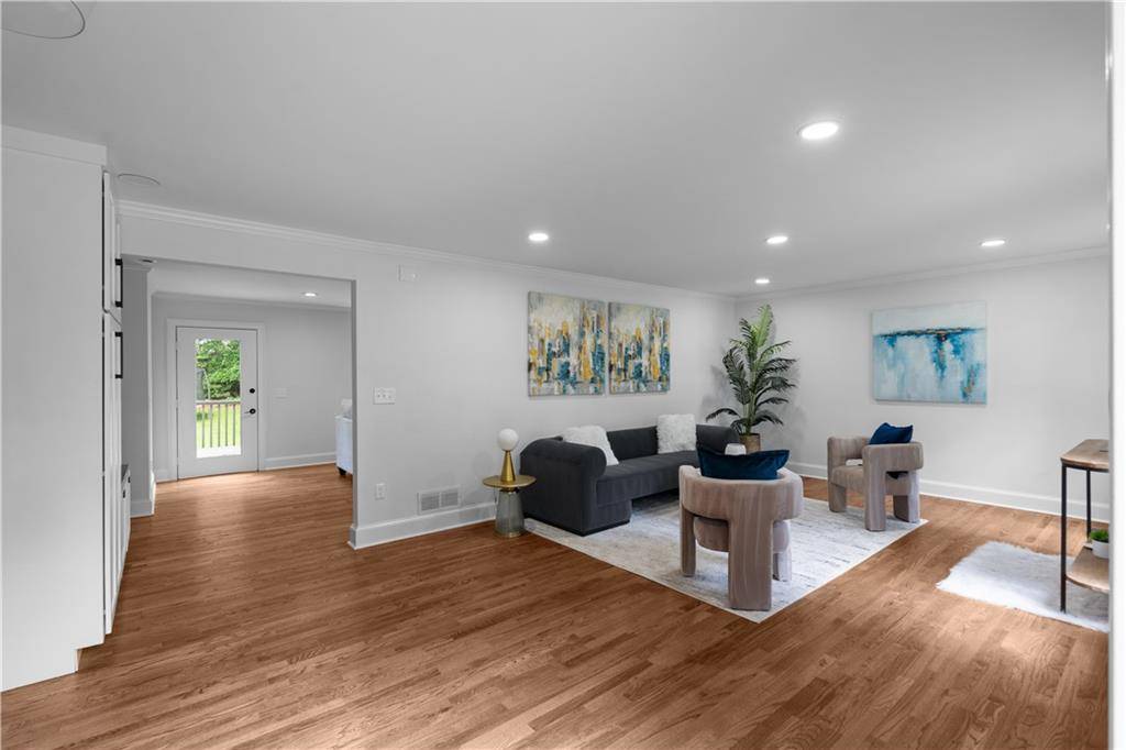 Atlanta, GA 30328,7110 Northgreen DR