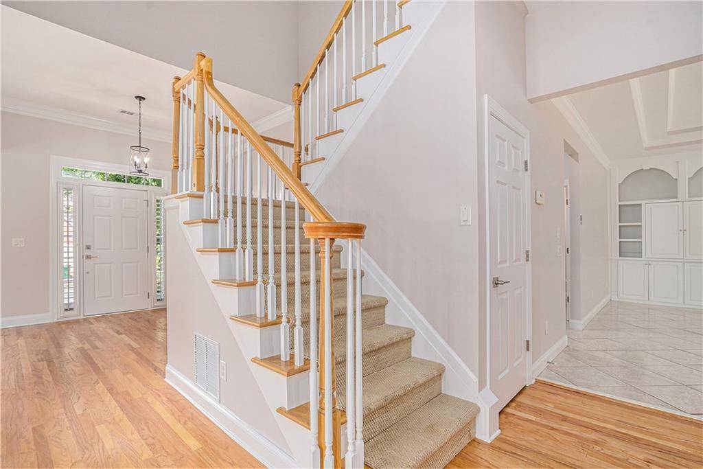 Dunwoody, GA 30338,5003 Village Terrace DR