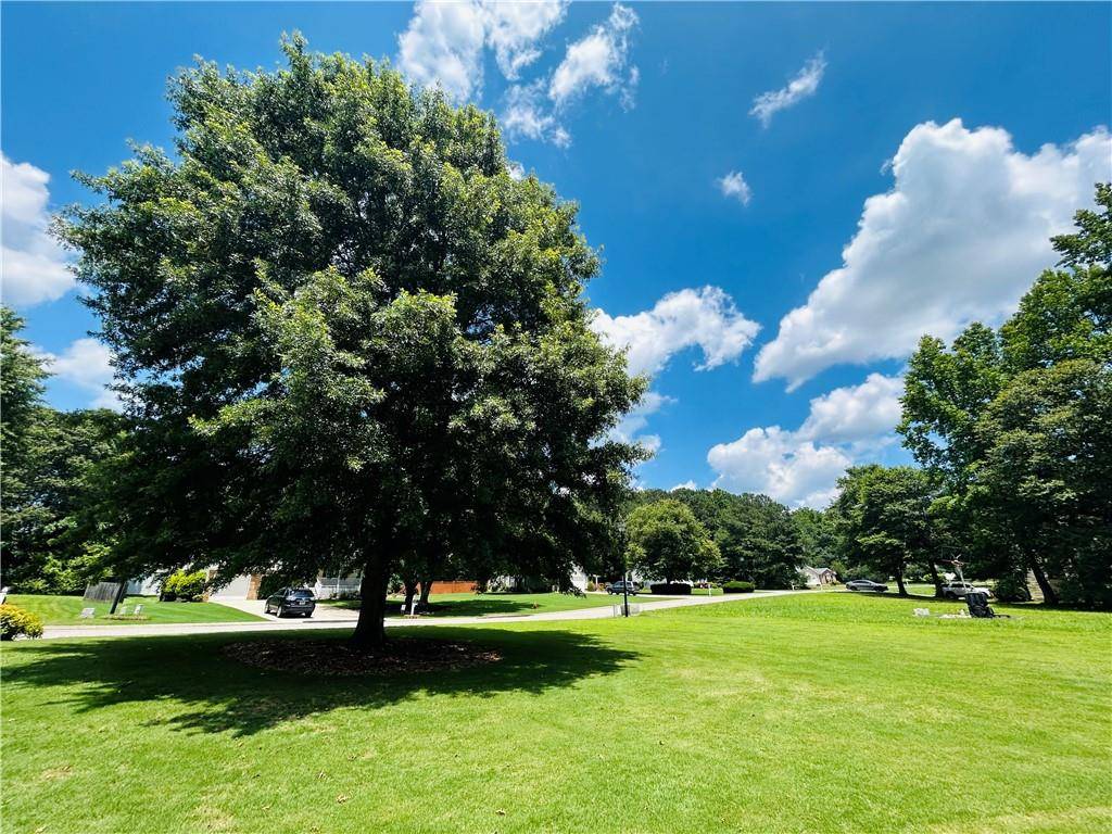Bethlehem, GA 30620,515 Pin Oak DR