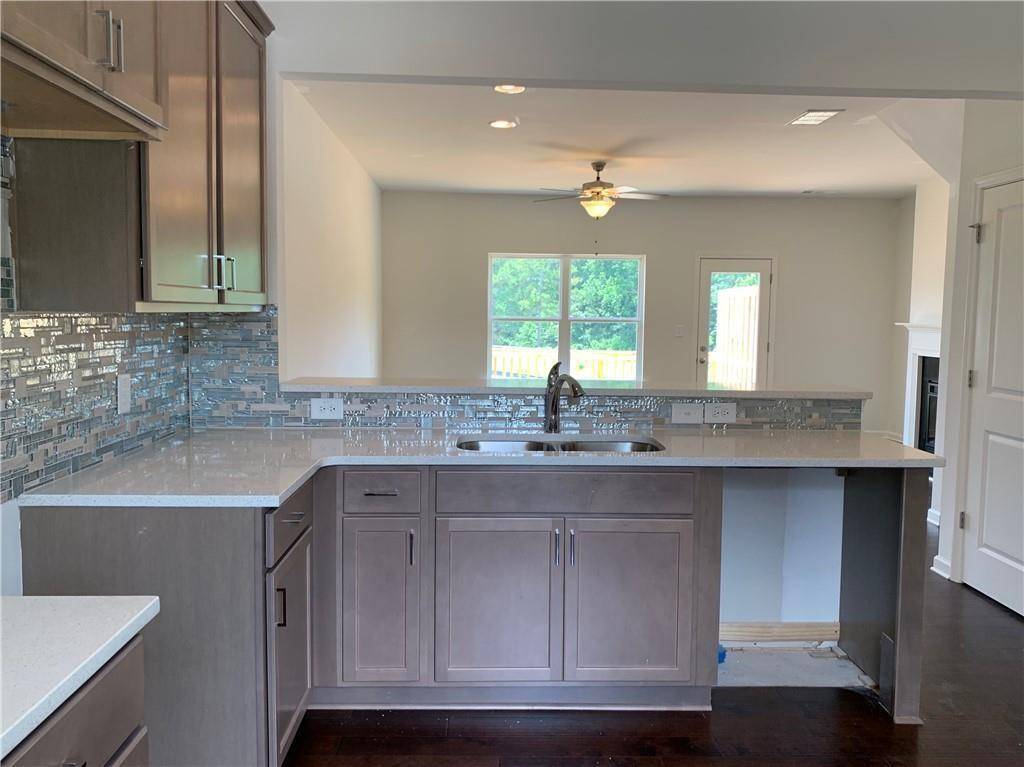 Atlanta, GA 30331,915 Society CIR SW