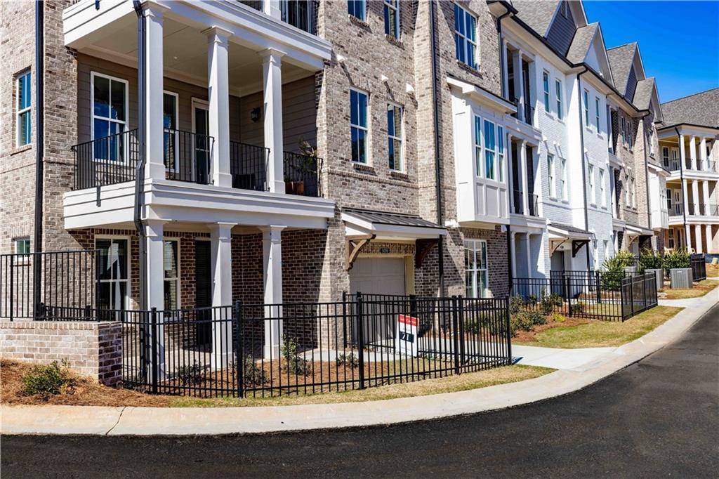 Peachtree Corners, GA 30092,5174 Bandolino LN #308