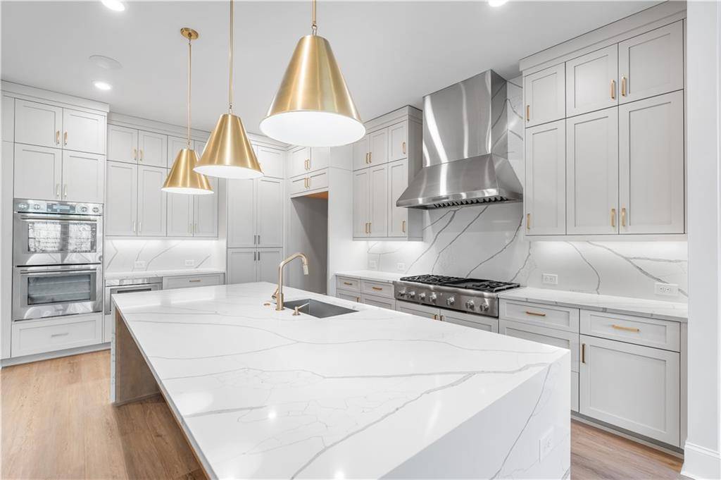 Peachtree Corners, GA 30092,5205 Bandolino LN