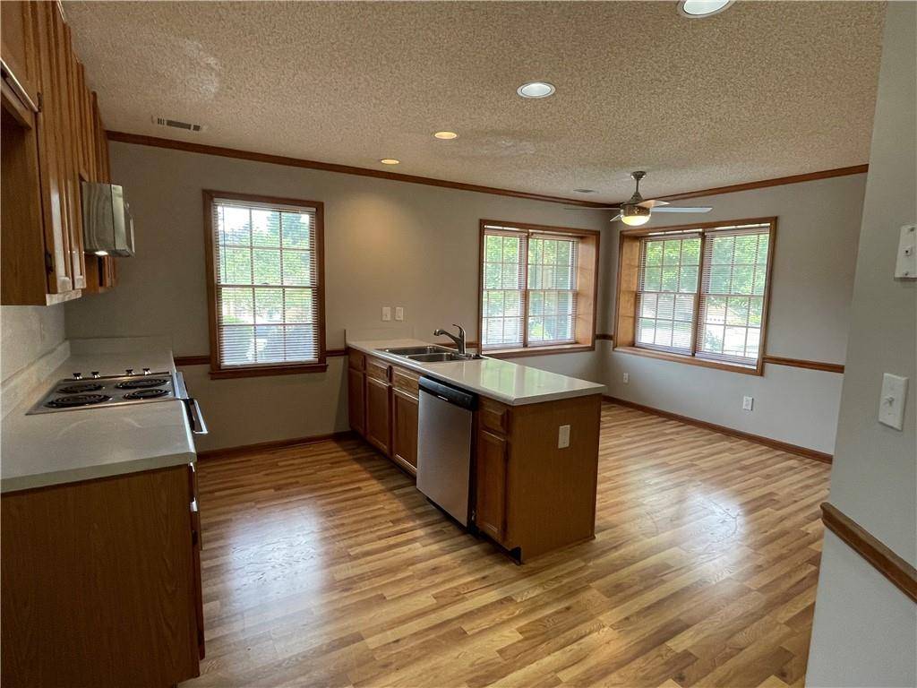Union City, GA 30291,7123 Woodridge LN
