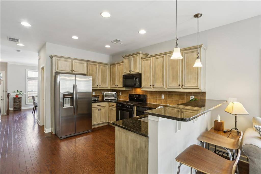 Atlanta, GA 30328,7275 Highland BLF #8