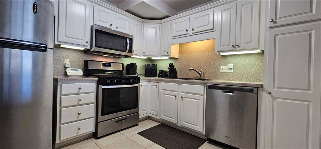 Atlanta, GA 30305,2965 Pharr Court South NW #316