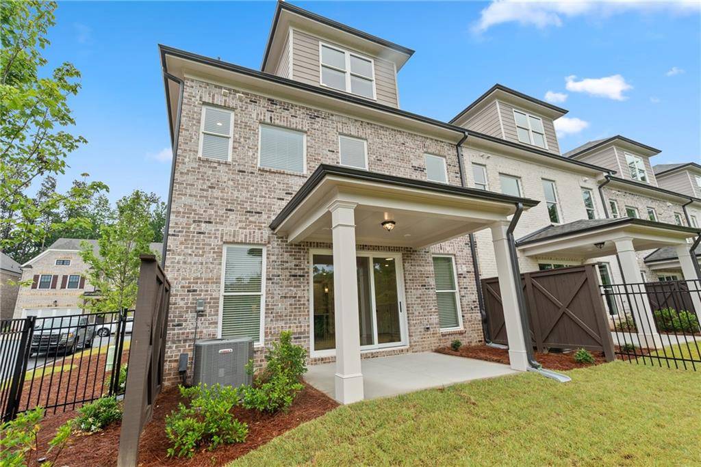Peachtree Corners, GA 30092,5480 Bandolino LN #423