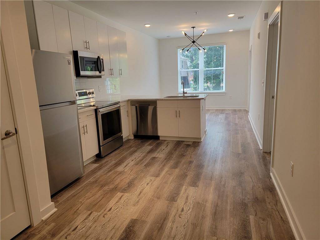 Atlanta, GA 30308,525 PARKWAY DR NE #306