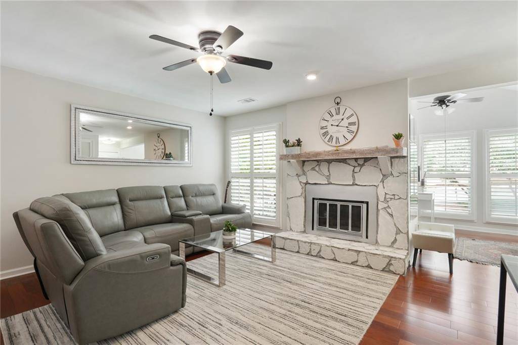 Roswell, GA 30075,3210 Lake Pointe CIR