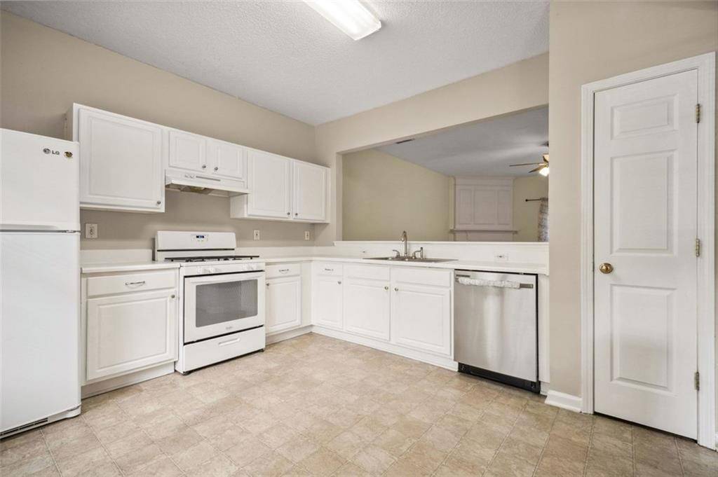 Marietta, GA 30066,14 HIGHOAK DR NE #9