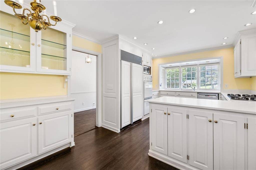 Atlanta, GA 30327,2917 ROCKINGHAM DR NW