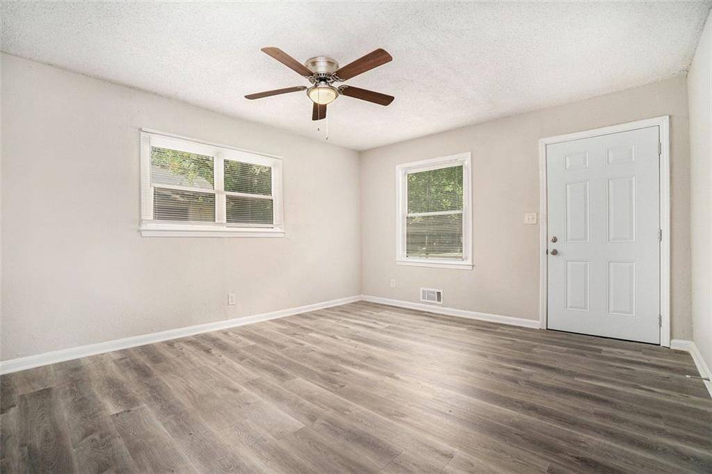 Atlanta, GA 30331,114 HOWELL DR SW