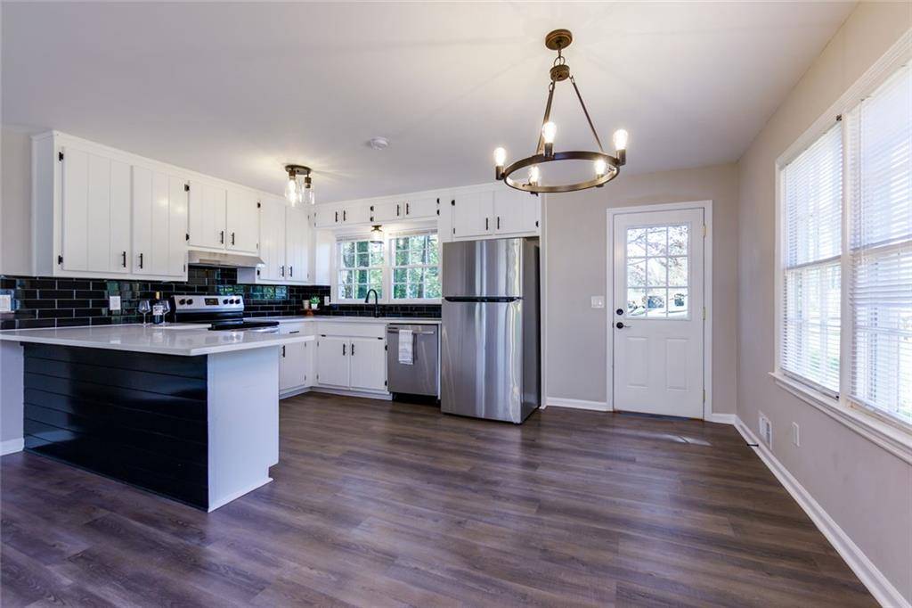 Canton, GA 30115,216 Hickory WAY