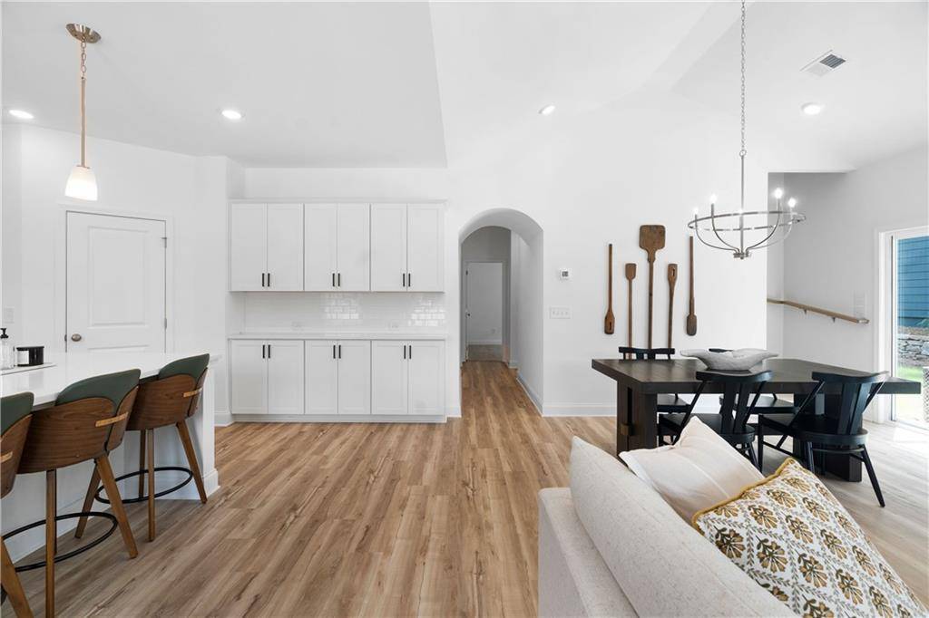 Waleska, GA 30183,106 Red Cloud WALK