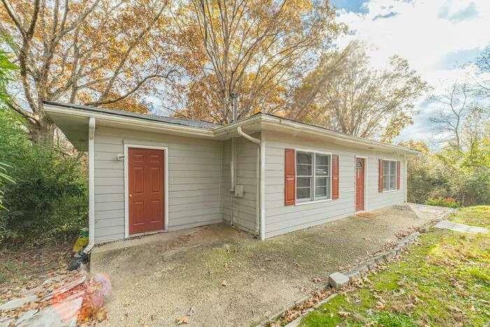 Hoschton, GA 30548,1202 Highway 124