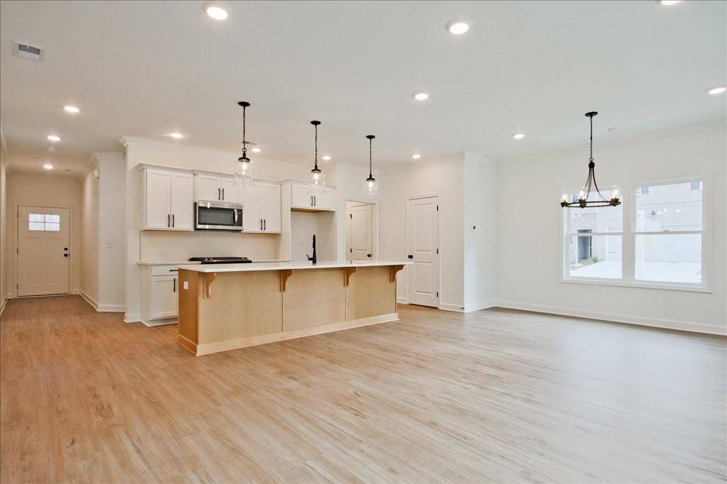 Lawrenceville, GA 30043,699 Sunstone LN