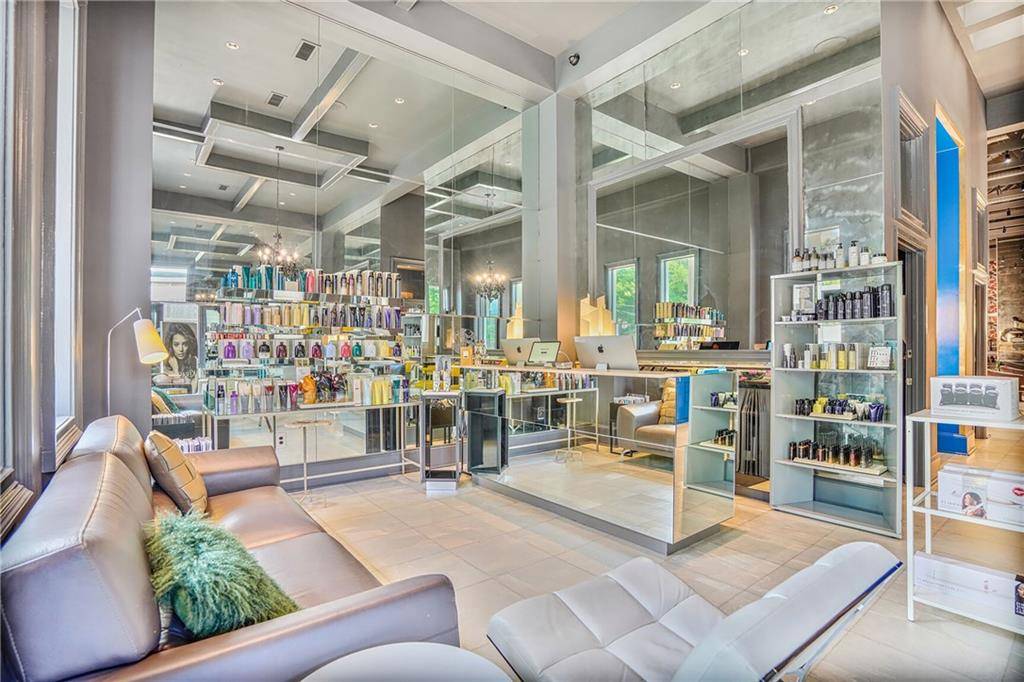 Atlanta, GA 30305,327 Buckhead AVE NE