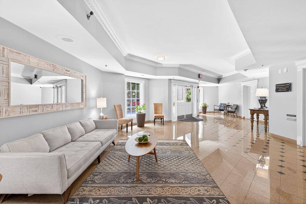 Atlanta, GA 30309,1 Biscayne DR NW #112