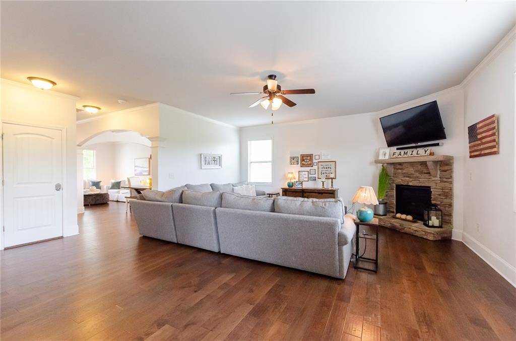 Flowery Branch, GA 30542,6828 New Fern LN