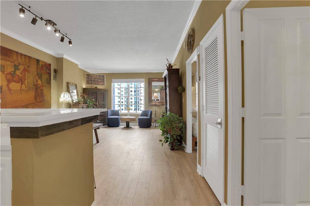 Atlanta, GA 30309,1101 Juniper ST NE #922