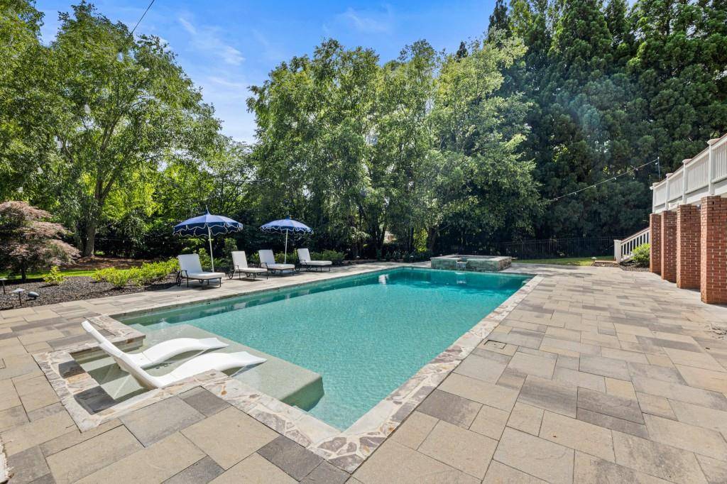 Milton, GA 30004,330 White Columns CT