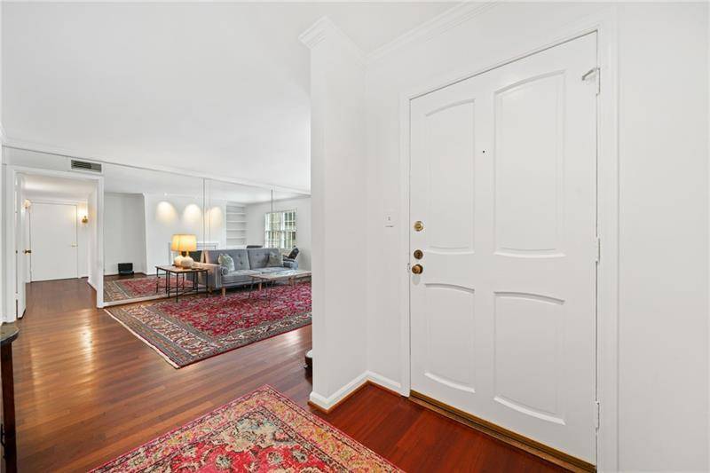 Atlanta, GA 30327,52 Chaumont SQ NW