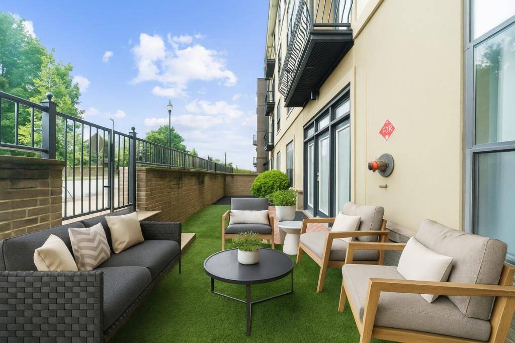 Chamblee, GA 30341,5300 Peachtree RD #1608